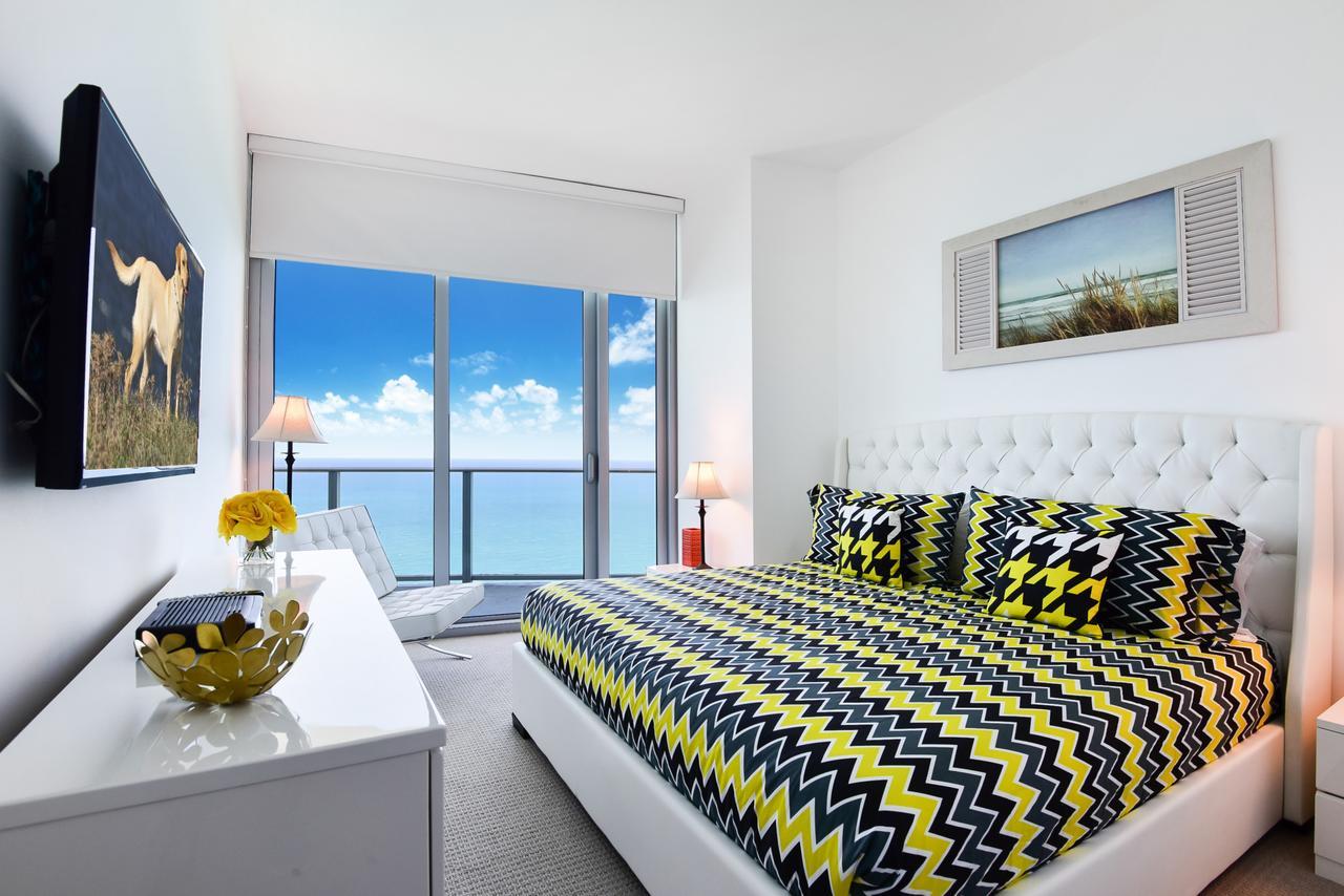 Contemporary Beach Resort Condos Dania Beach Exterior foto